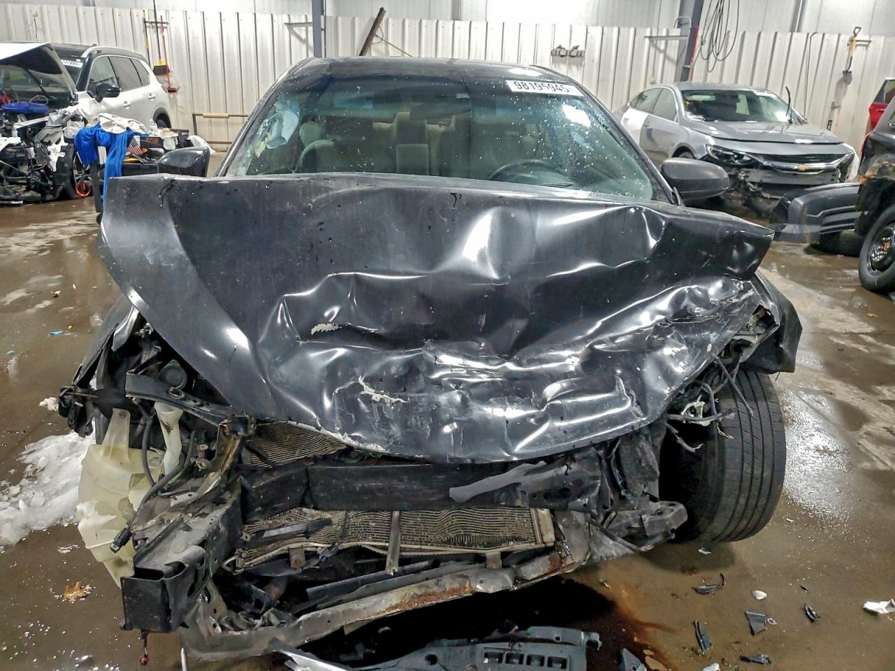 2016 TOYOTA CAMRY LE photo 5