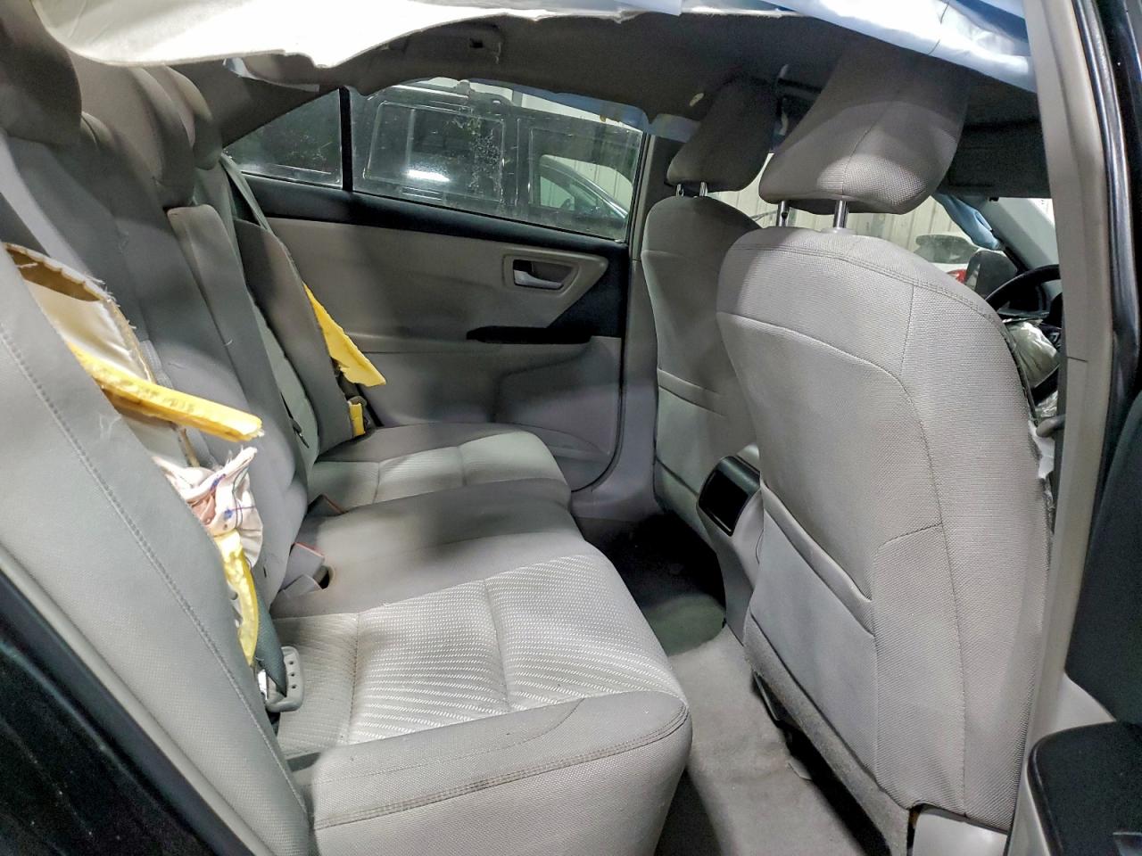 2016 TOYOTA CAMRY LE photo 10