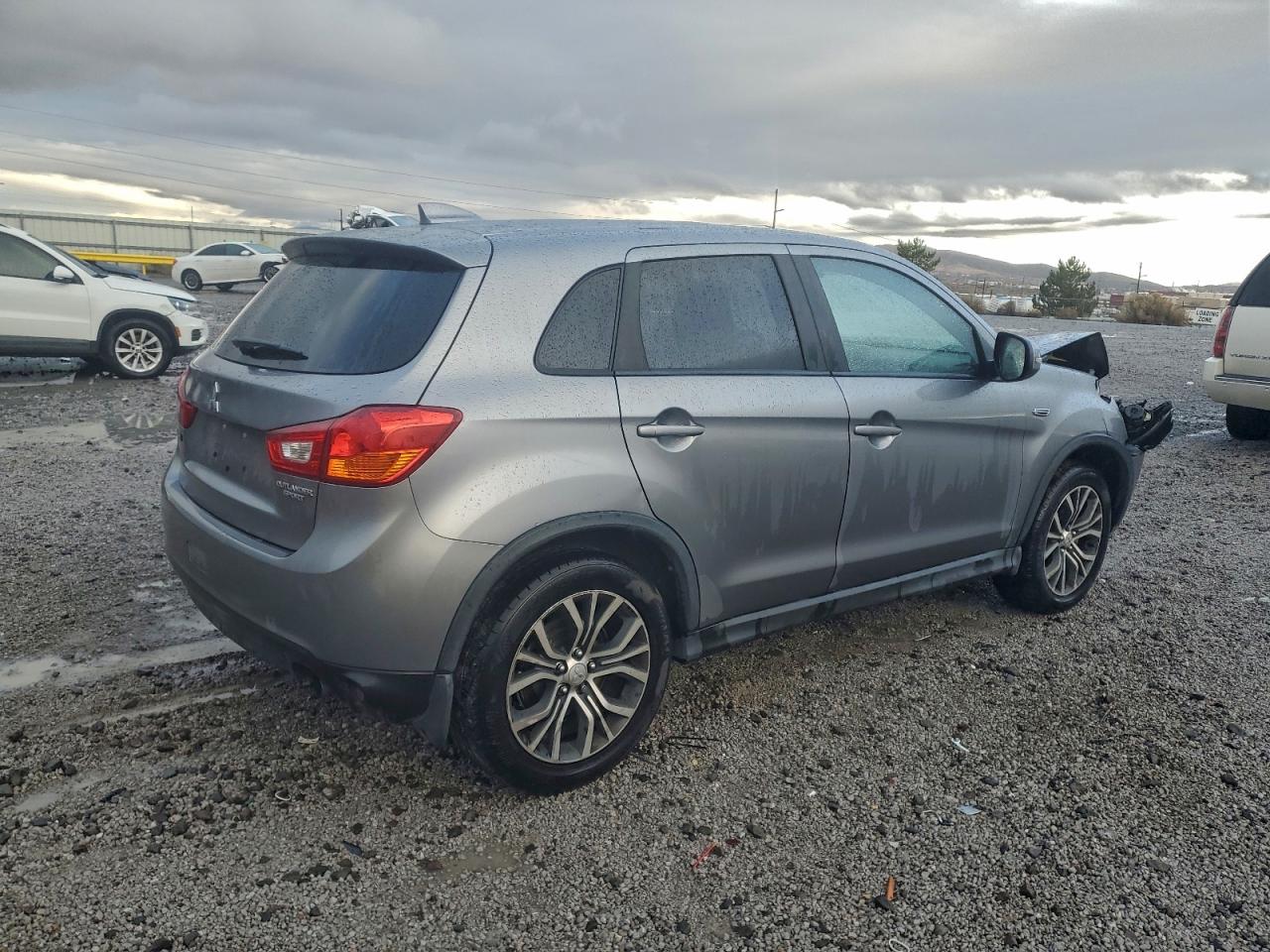 2017 MITSUBISHI OUTLANDER SPORT ES photo 5