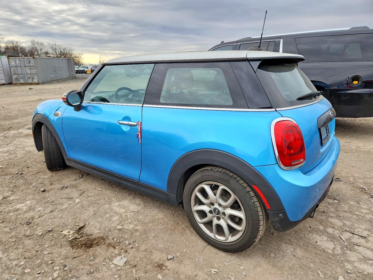 2019 MINI COOPER photo 2