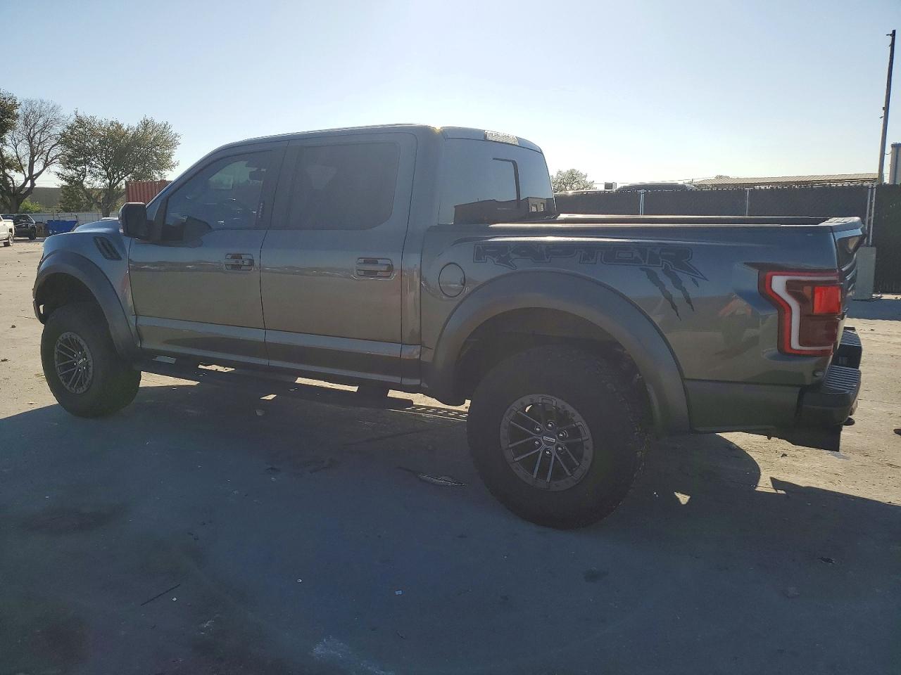 2020 FORD F150 RAPTOR photo 2