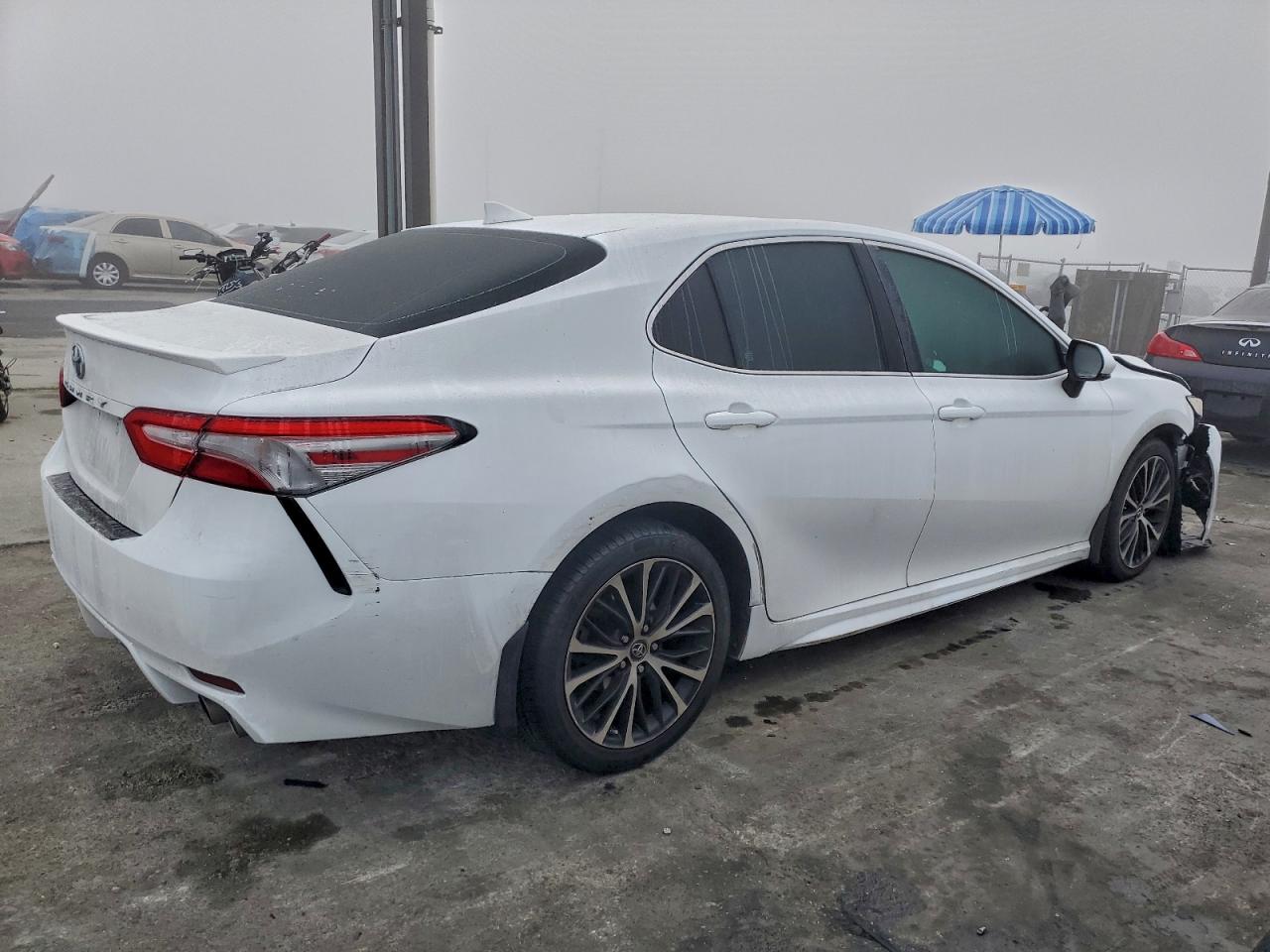 2019 TOYOTA CAMRY L photo 3