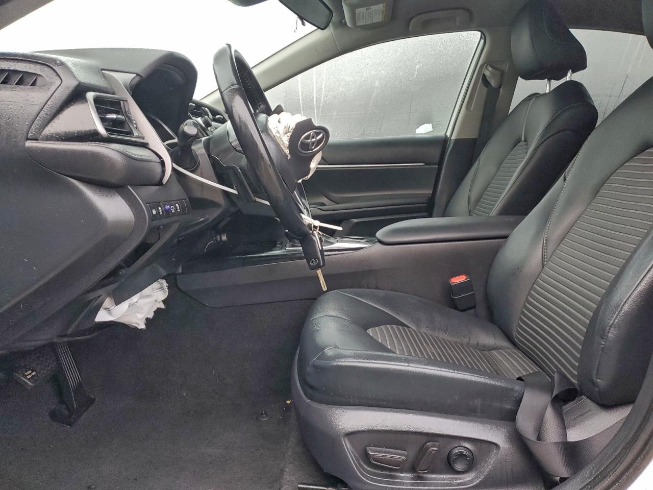 2019 TOYOTA CAMRY L photo 7