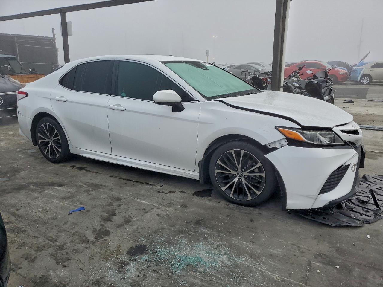 2019 TOYOTA CAMRY L photo 4