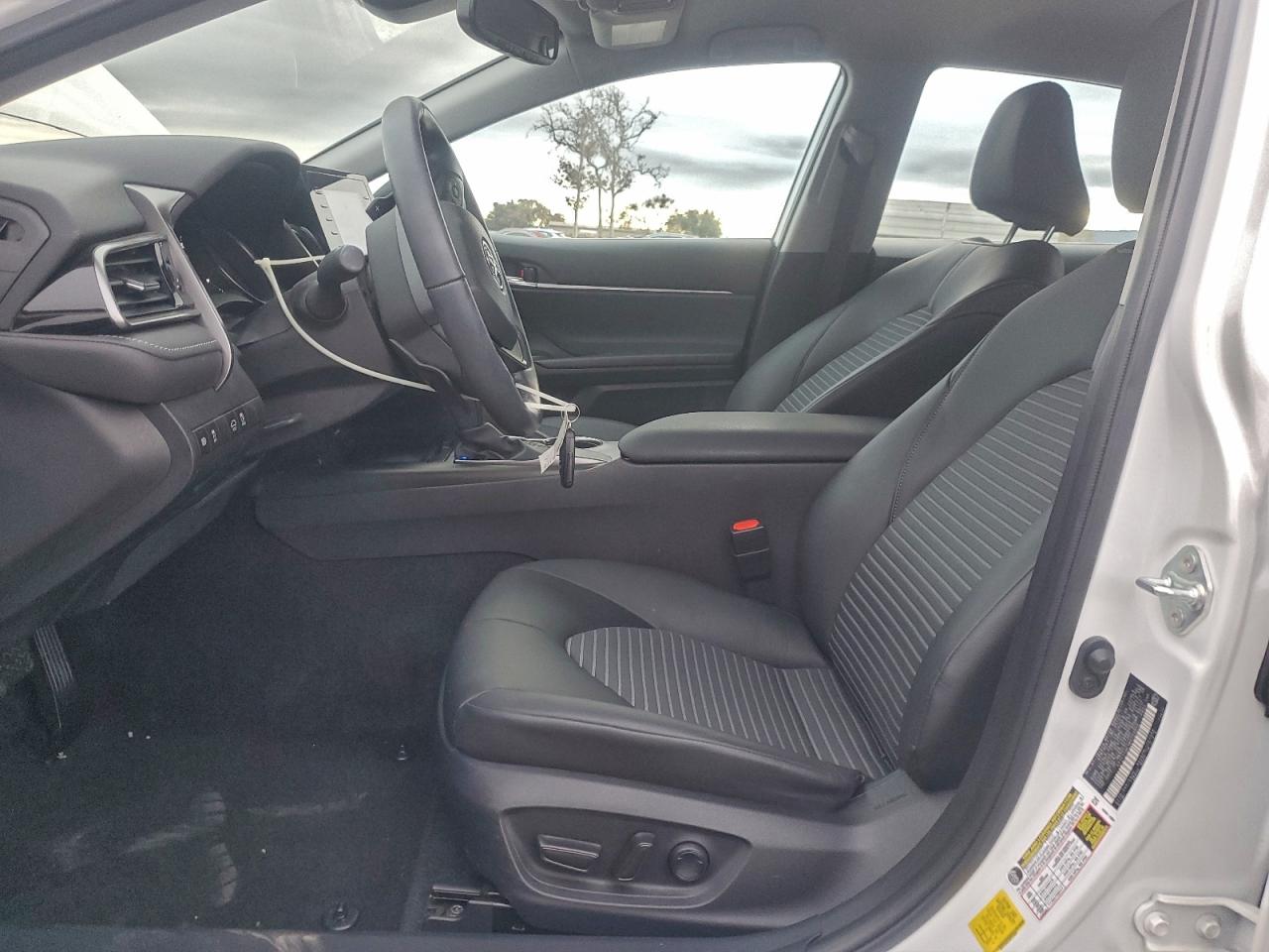 2022 TOYOTA CAMRY SE photo 7