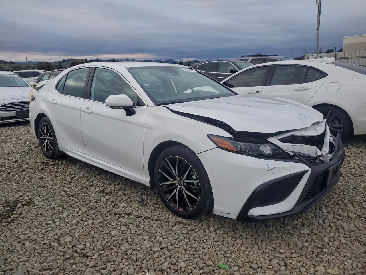 2022 TOYOTA CAMRY SE photo 4