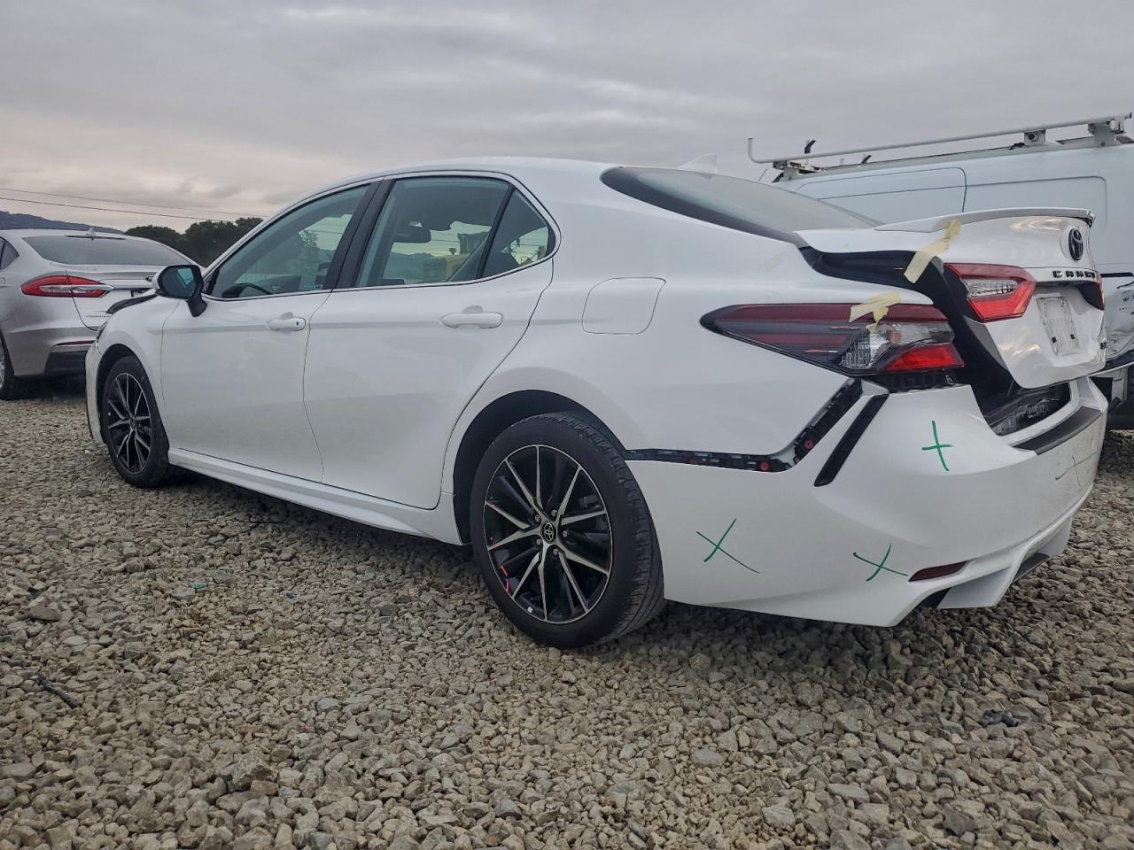 2022 TOYOTA CAMRY SE photo 2
