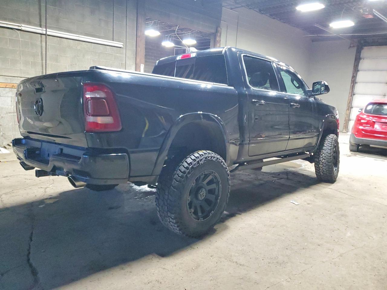2019 RAM 1500 LIMITED photo 3