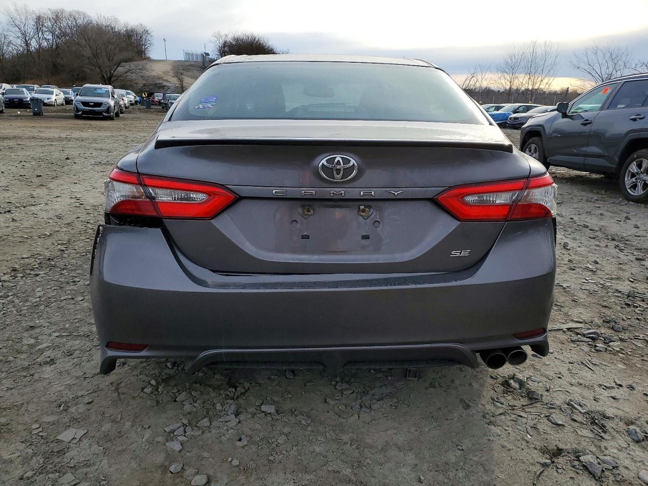 2018 TOYOTA CAMRY L photo 6