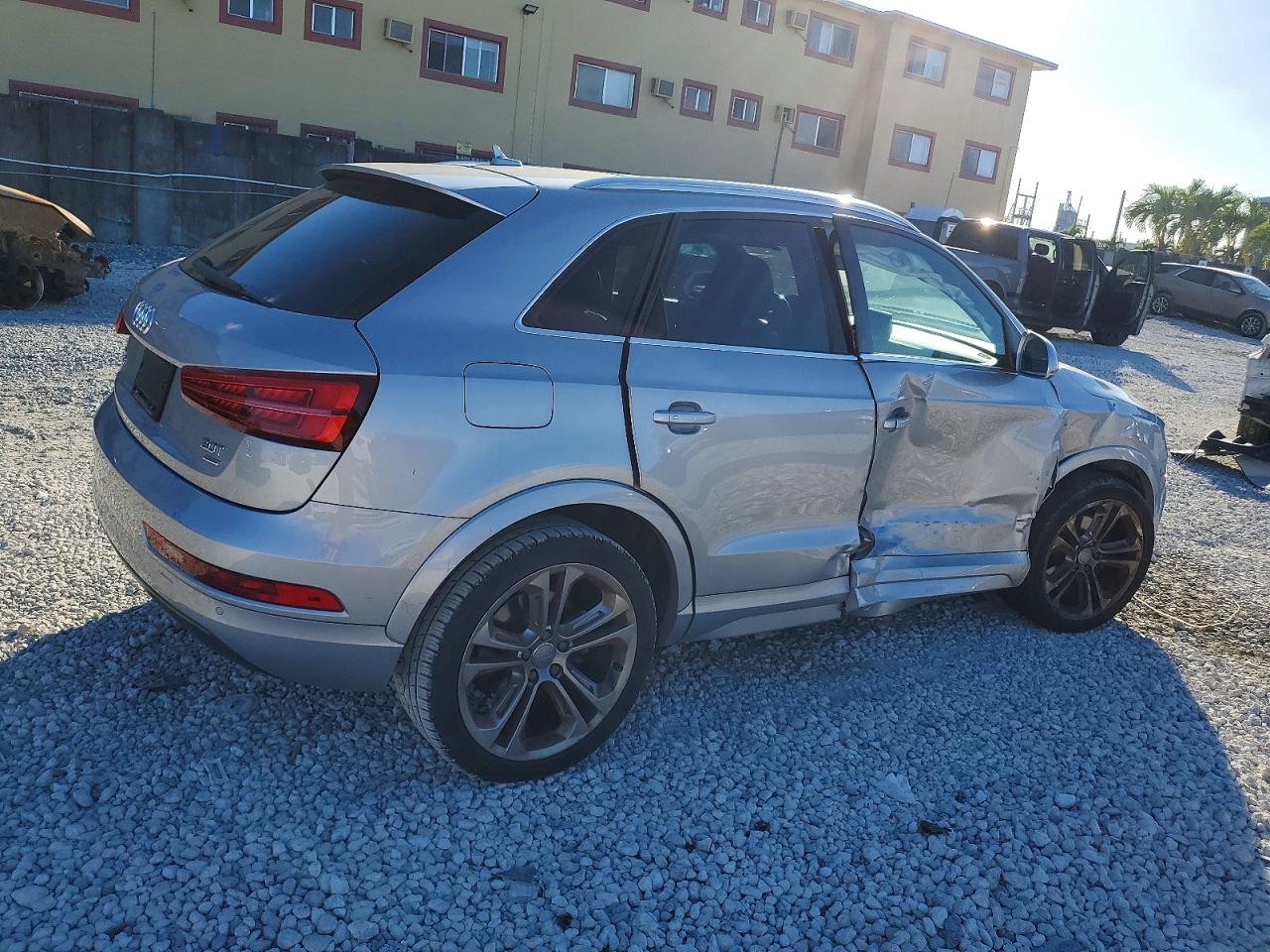 2018 AUDI Q3 PREMIUM PLUS photo 3