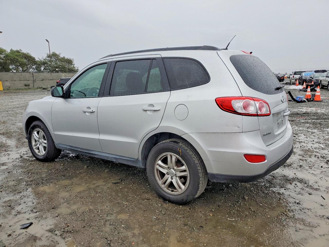 2011 HYUNDAI SANTA FE GLS photo 3