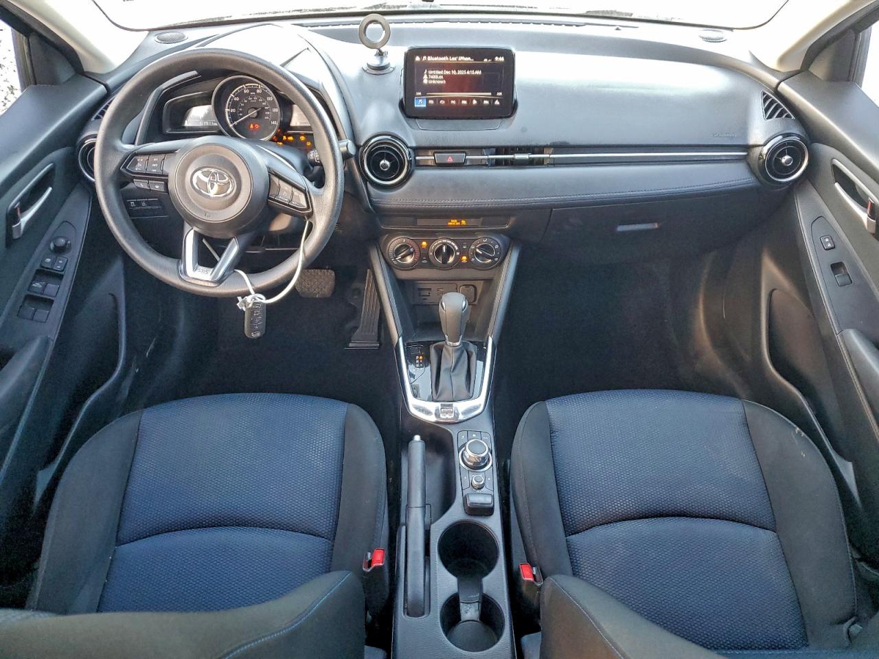 2019 TOYOTA YARIS L photo 8