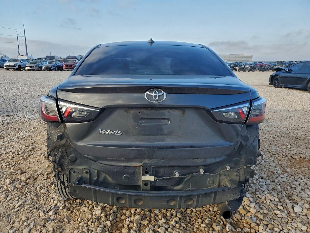 2019 TOYOTA YARIS L photo 6