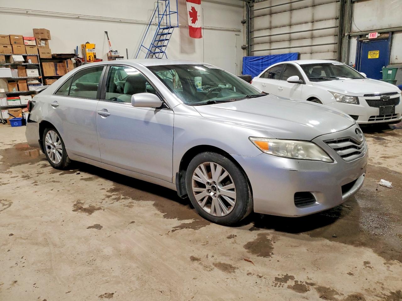 2010 TOYOTA CAMRY BASE photo 4
