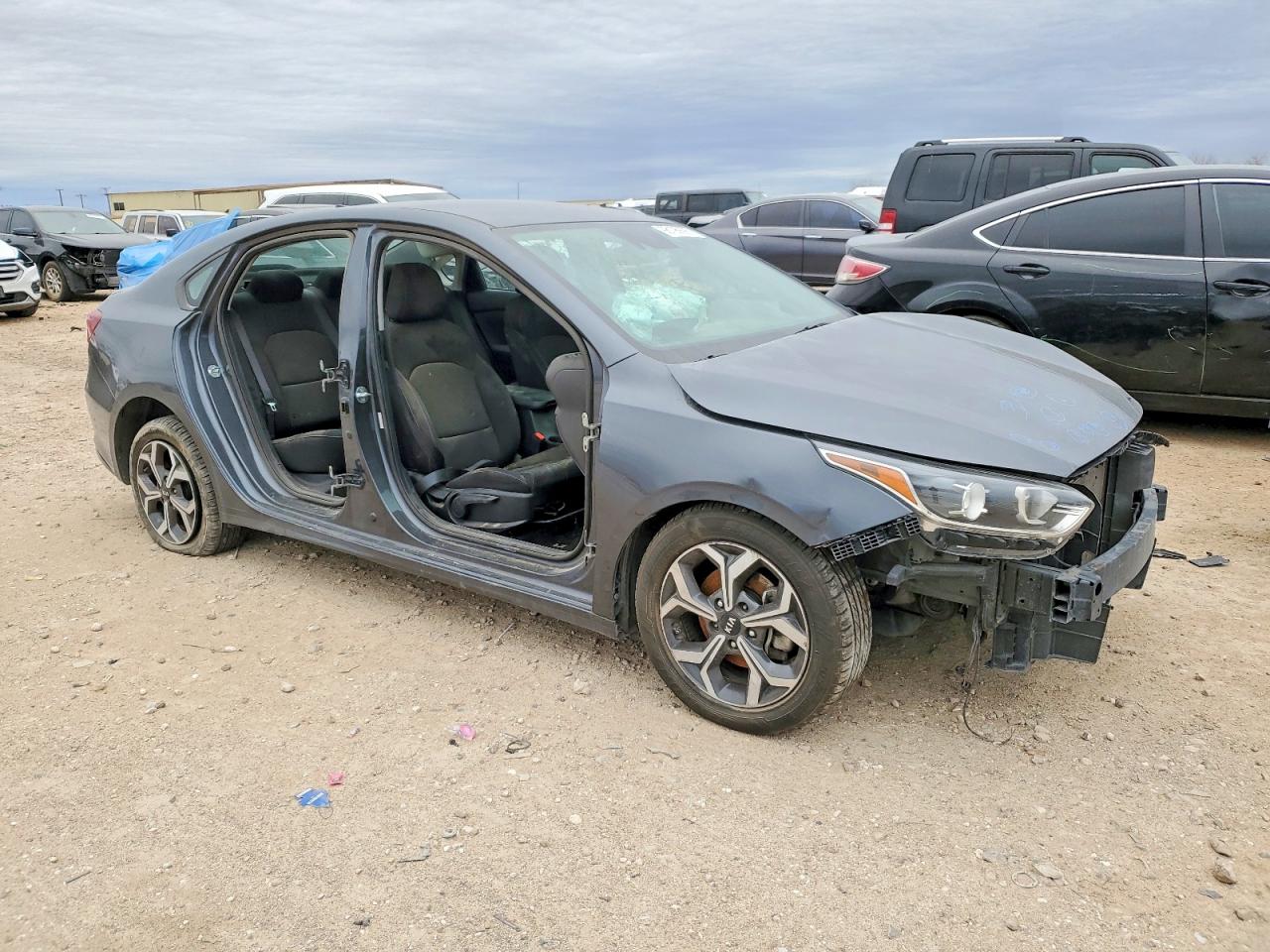 2021 KIA FORTE FE photo 4