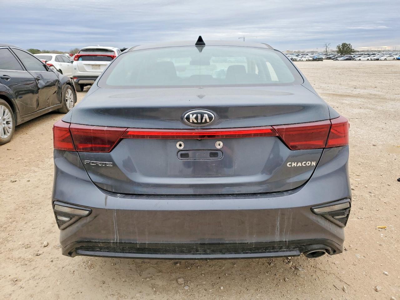 2021 KIA FORTE FE photo 6