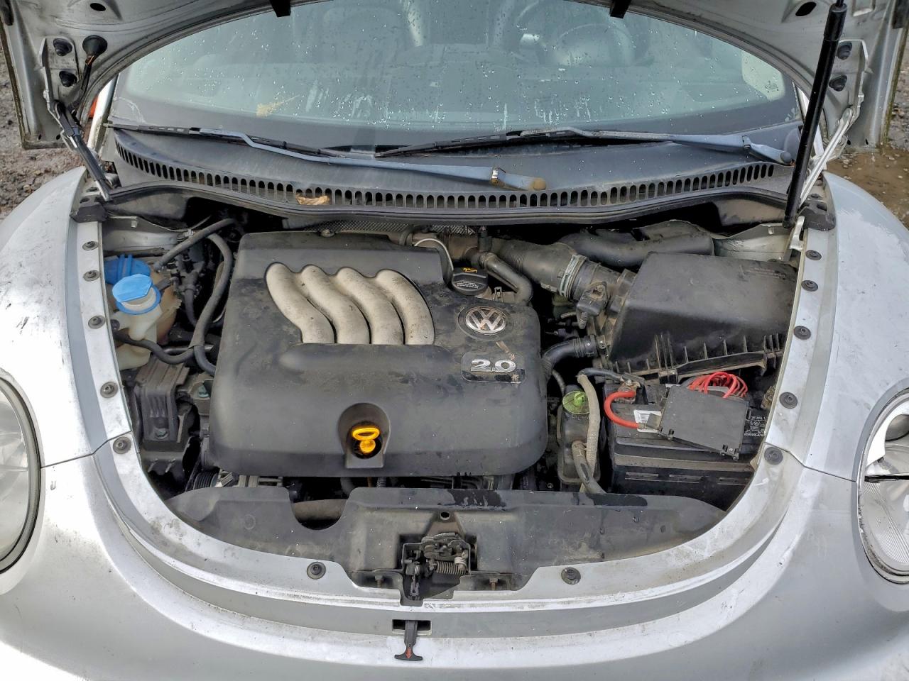 2005 VOLKSWAGEN NEW BEETLE GLS photo 11