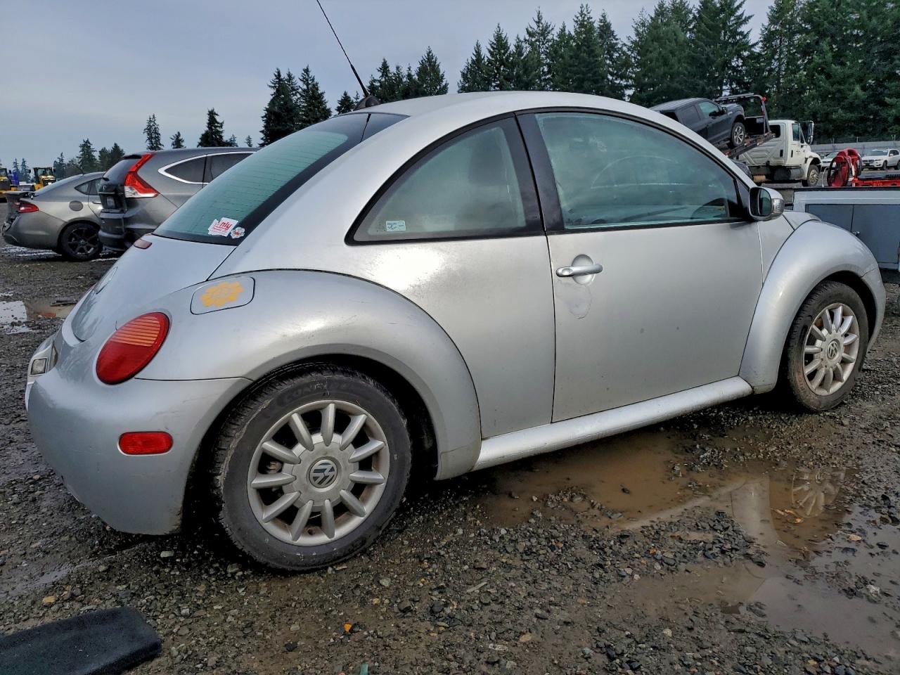 2005 VOLKSWAGEN NEW BEETLE GLS photo 3