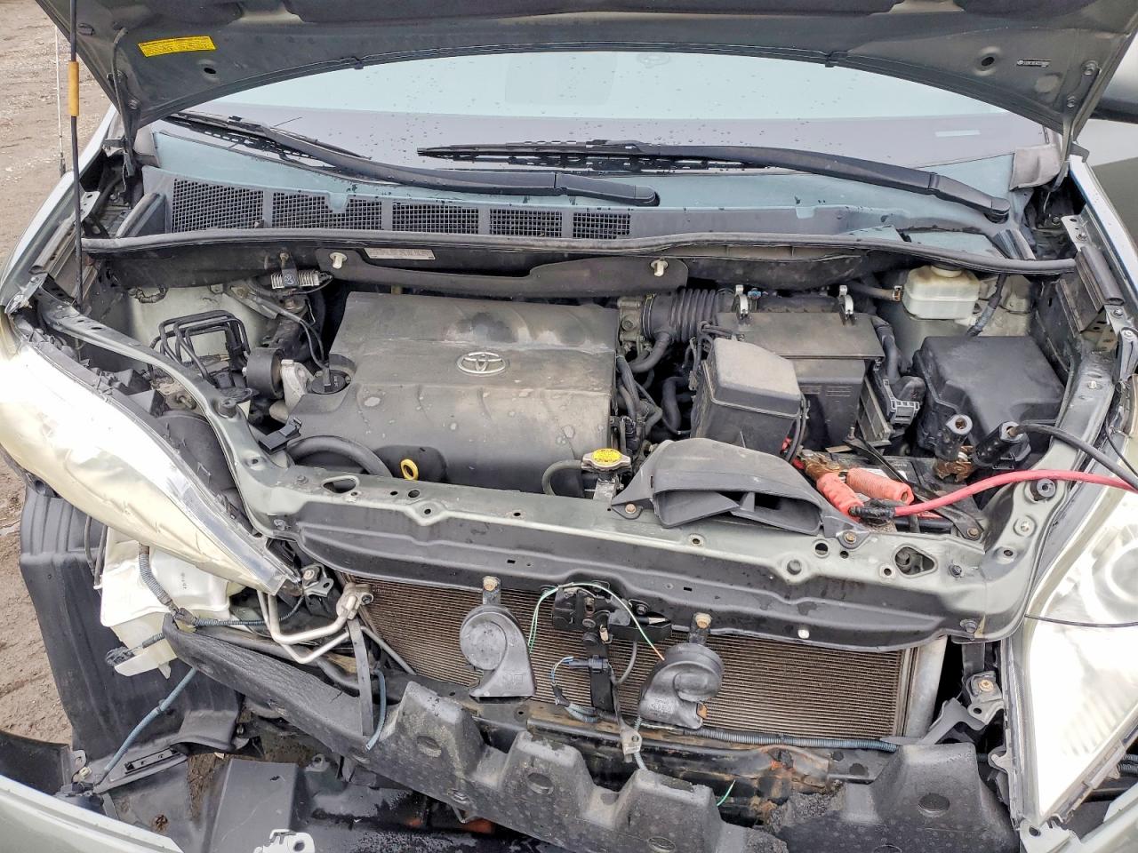 2013 TOYOTA SIENNA XLE photo 12