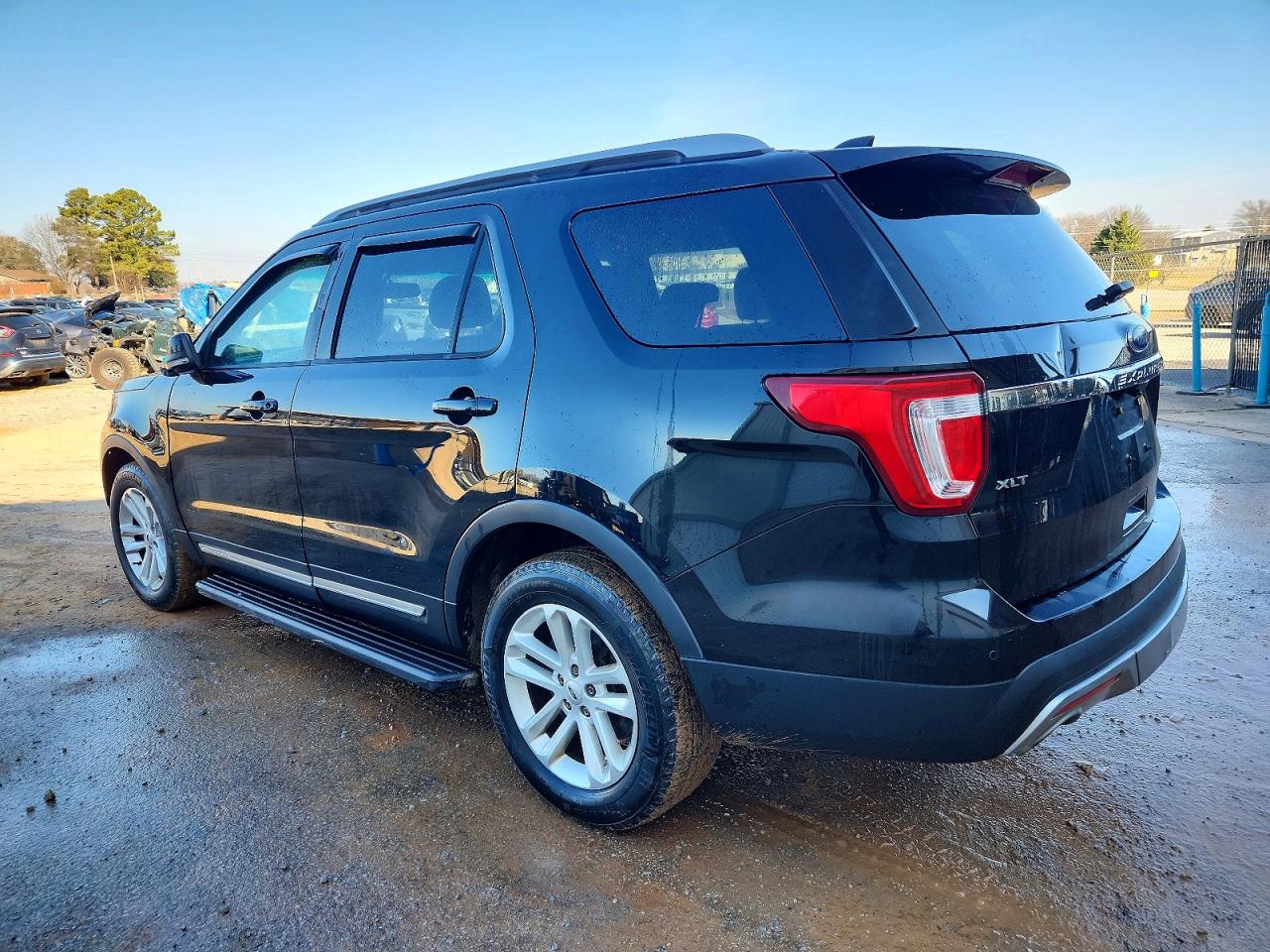 2016 FORD EXPLORER XLT photo 2