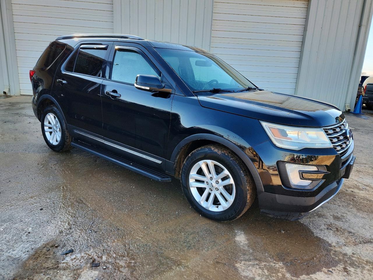2016 FORD EXPLORER XLT photo 4