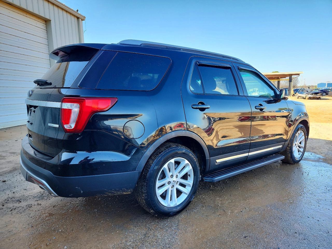 2016 FORD EXPLORER XLT photo 3