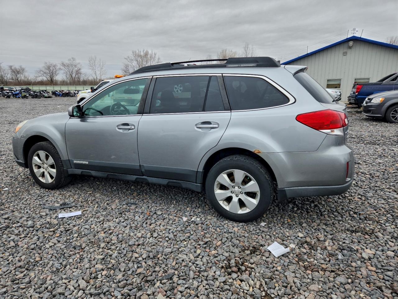 2011 SUBARU OUTBACK 2.5I LIMITED photo 2