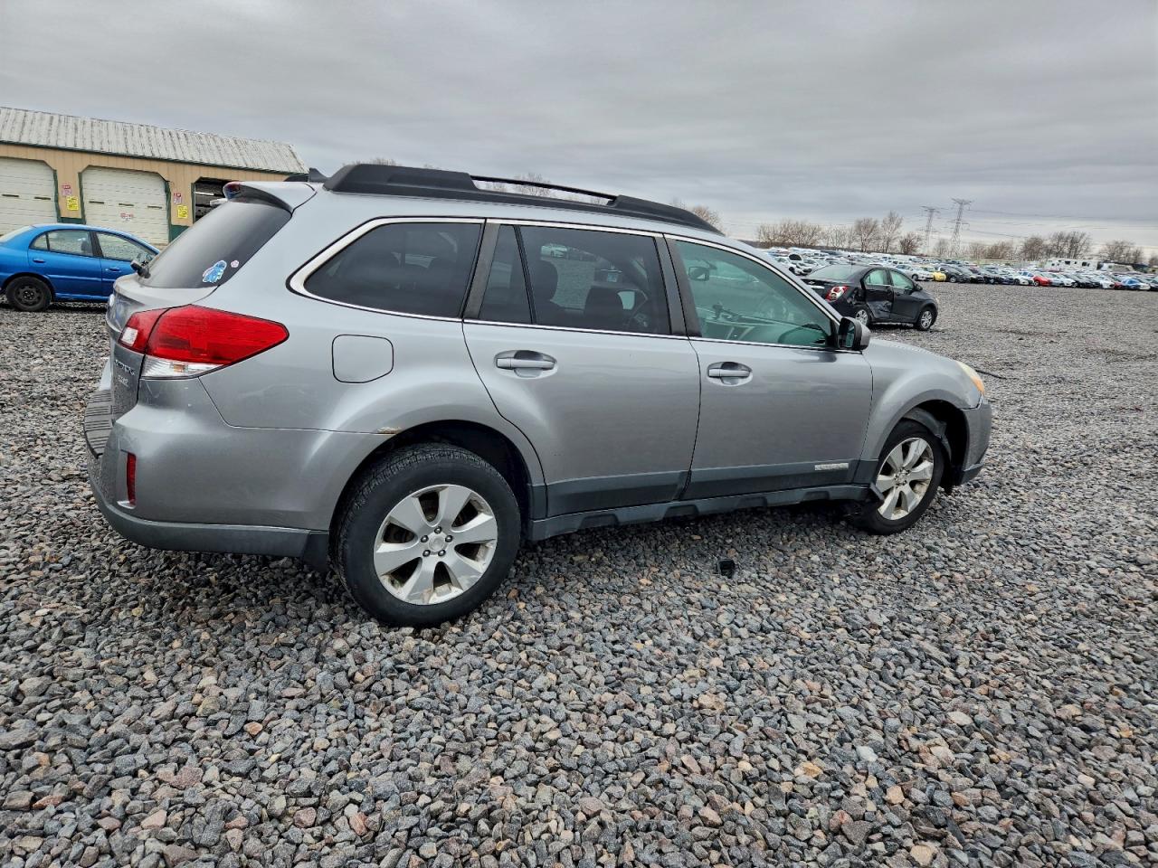 2011 SUBARU OUTBACK 2.5I LIMITED photo 3
