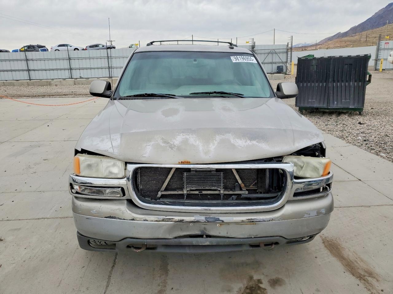 2002 GMC YUKON photo 13