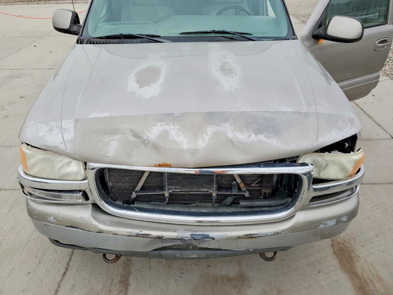 2002 GMC YUKON photo 34