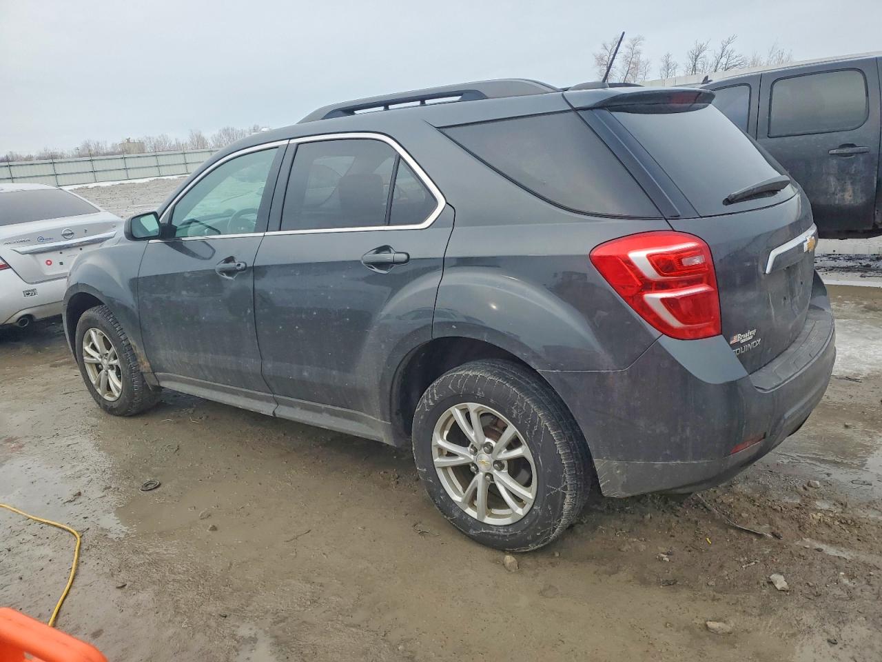2017 CHEVROLET EQUINOX LT photo 2
