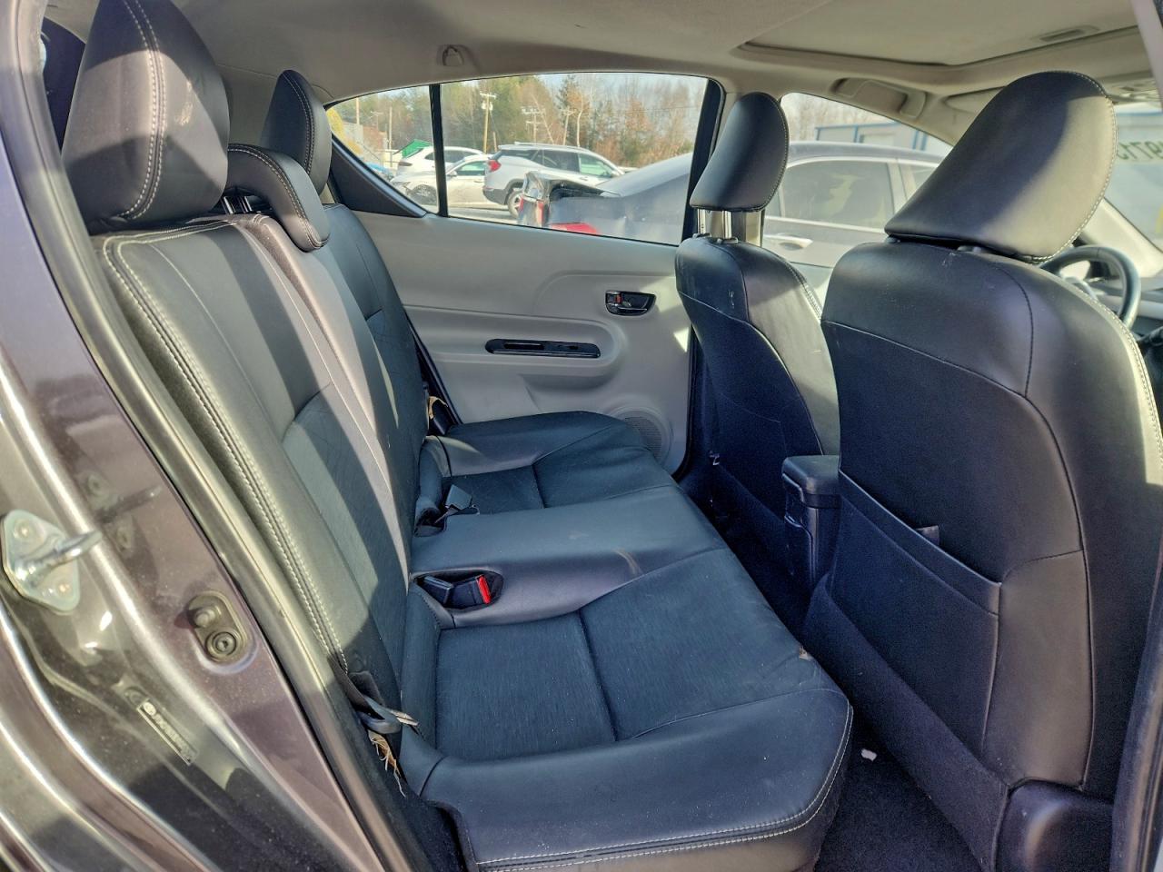 2013 TOYOTA PRIUS C photo 10