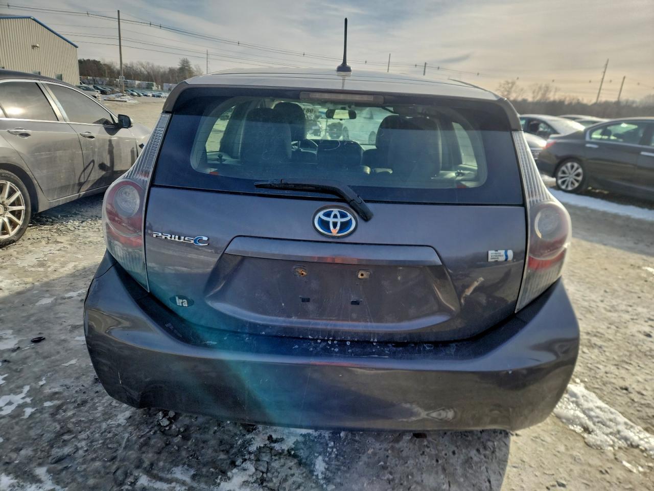 2013 TOYOTA PRIUS C photo 6
