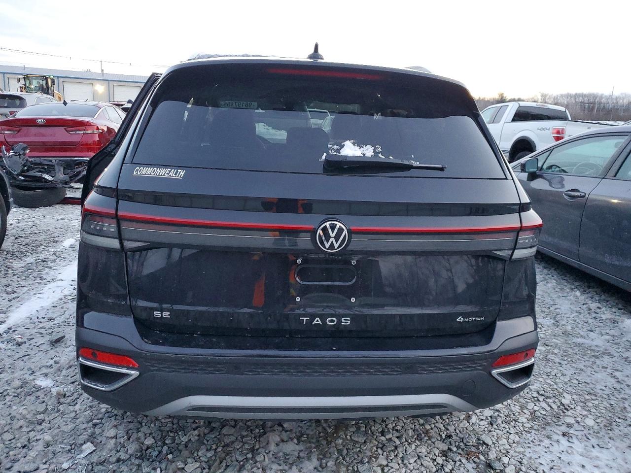 2025 VOLKSWAGEN TAOS SE photo 6