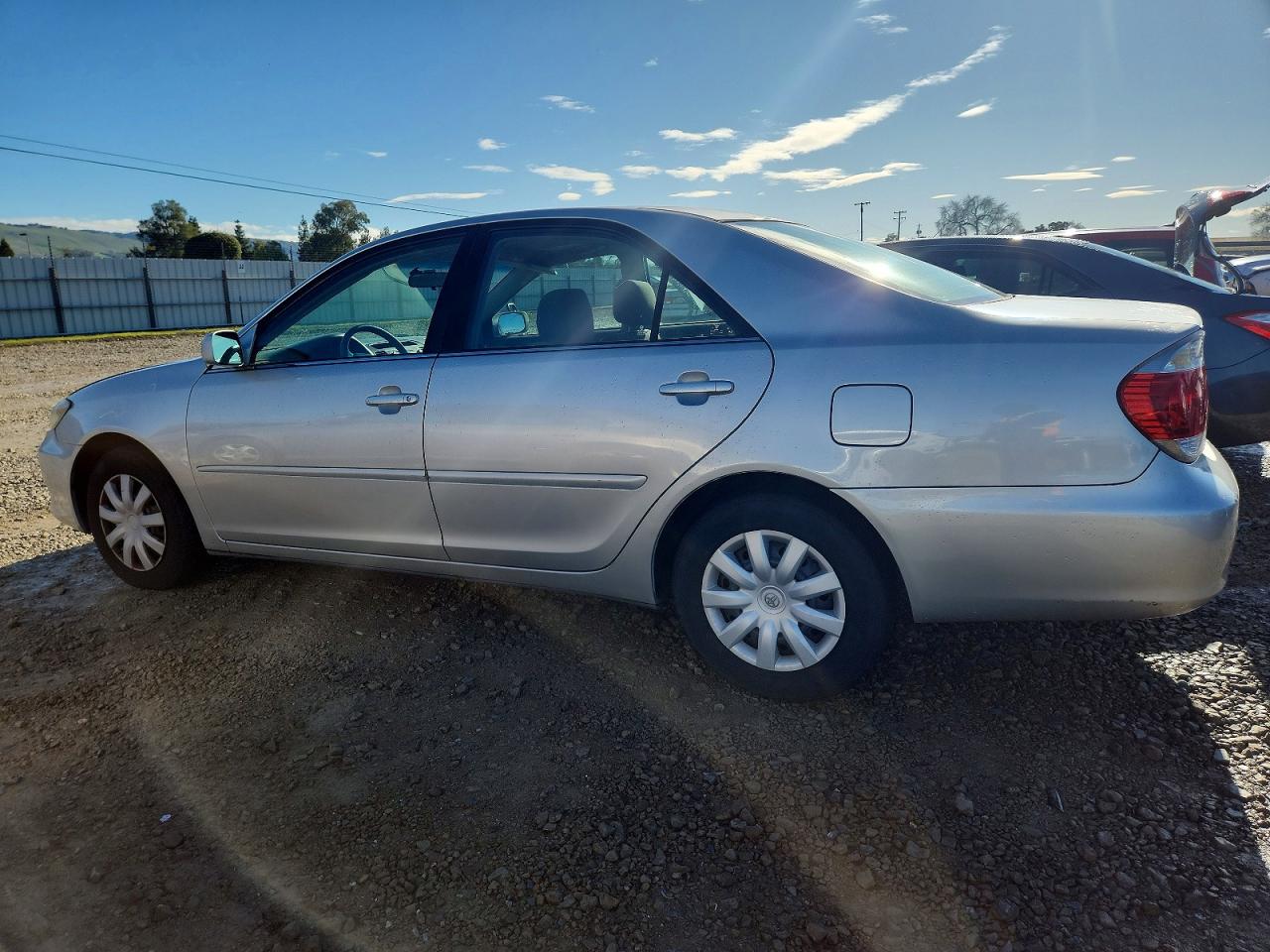 2006 TOYOTA CAMRY LE photo 2