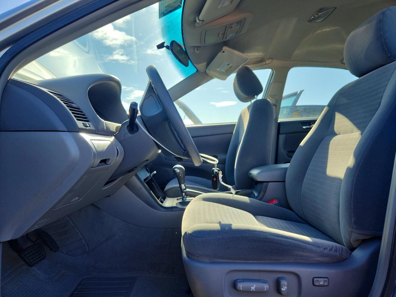 2006 TOYOTA CAMRY LE photo 7