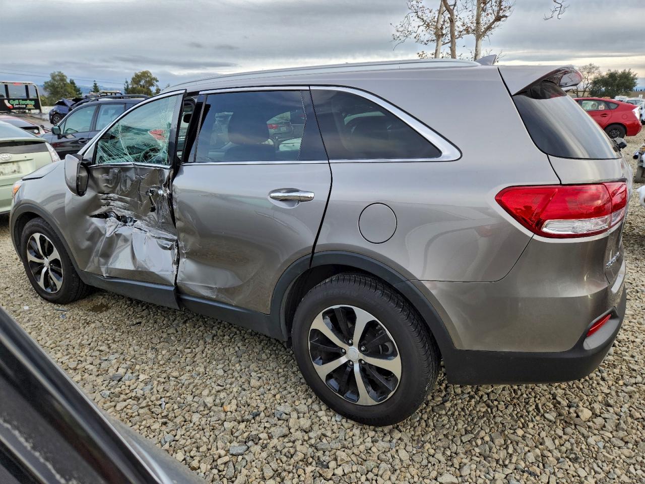2016 KIA SORENTO EX photo 2