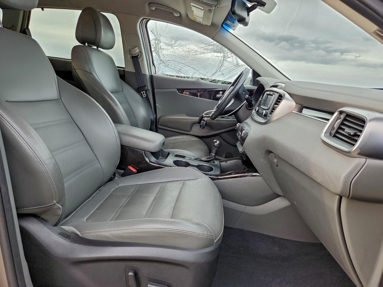 2016 KIA SORENTO EX photo 7