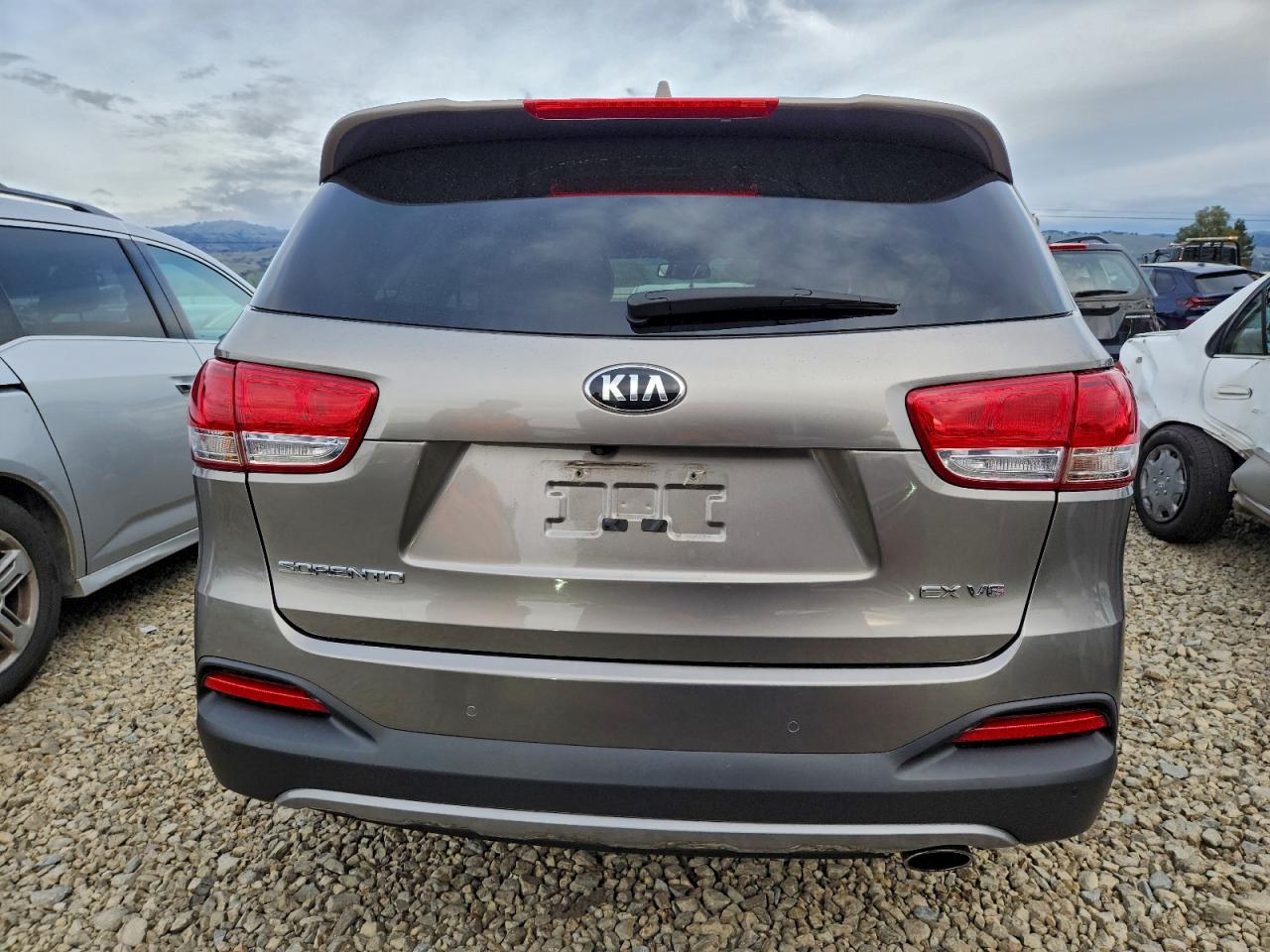 2016 KIA SORENTO EX photo 6