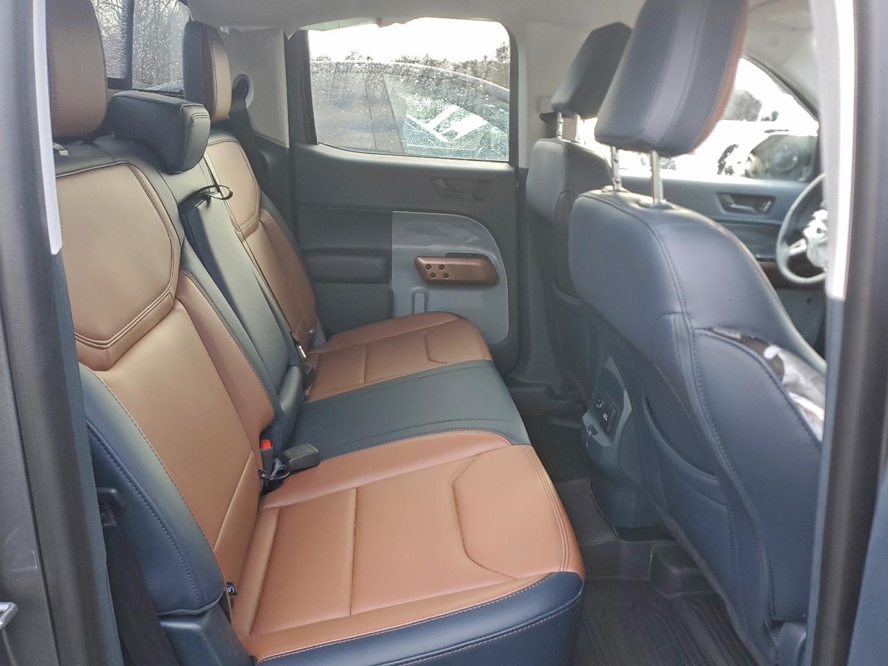 2024 FORD MAVERICK LARIAT photo 10