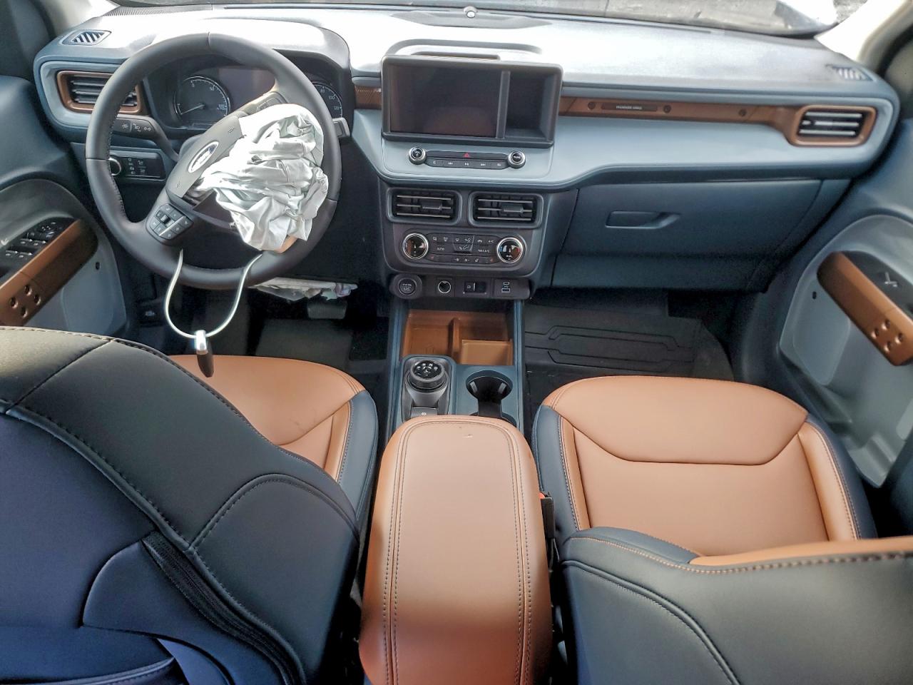 2024 FORD MAVERICK LARIAT photo 8