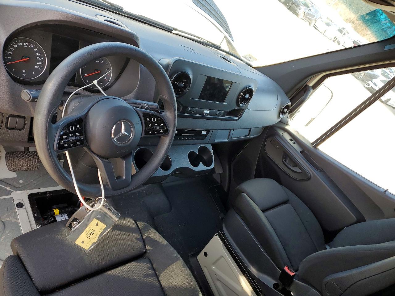 2024 MERCEDES BENZ SPRINTER REFRIGERATED DELIVERYVAN photo 8