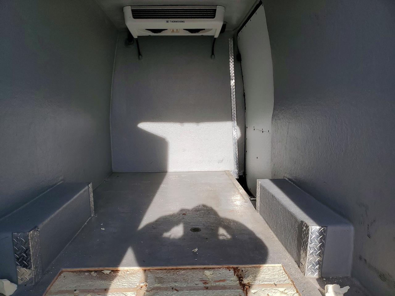 2024 MERCEDES BENZ SPRINTER REFRIGERATED DELIVERYVAN photo 10