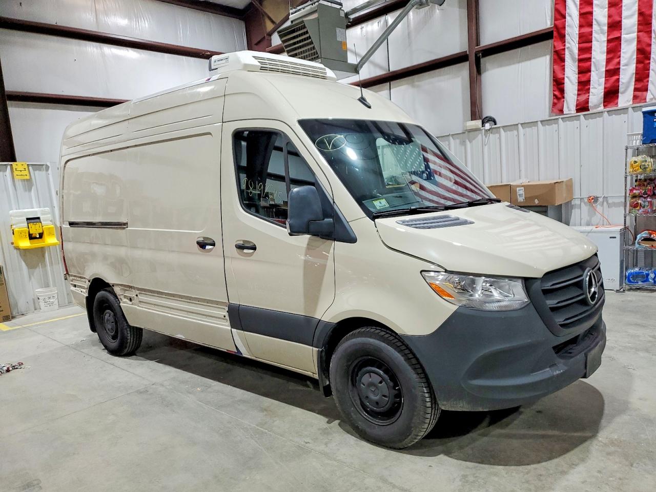 2024 MERCEDES BENZ SPRINTER REFRIGERATED DELIVERYVAN photo 4