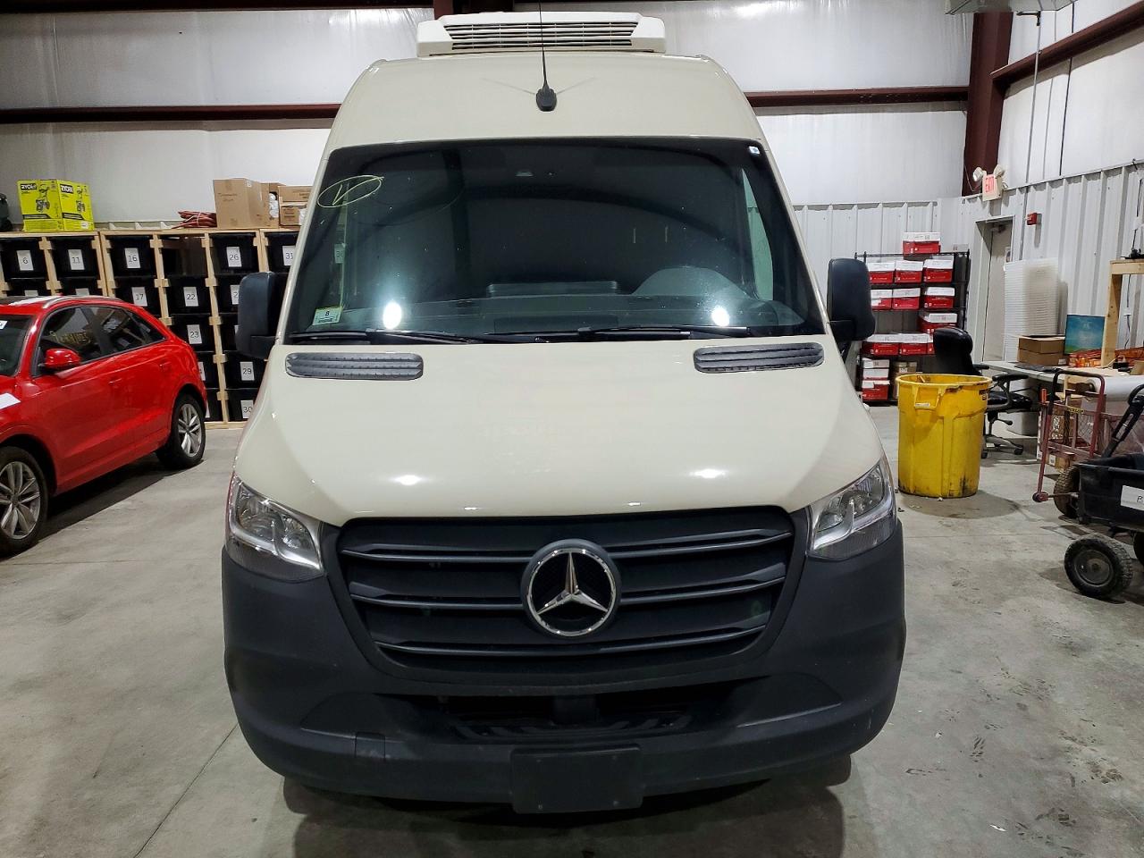 2024 MERCEDES BENZ SPRINTER REFRIGERATED DELIVERYVAN photo 5
