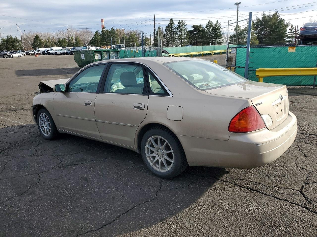 2001 TOYOTA AVALON XL photo 2