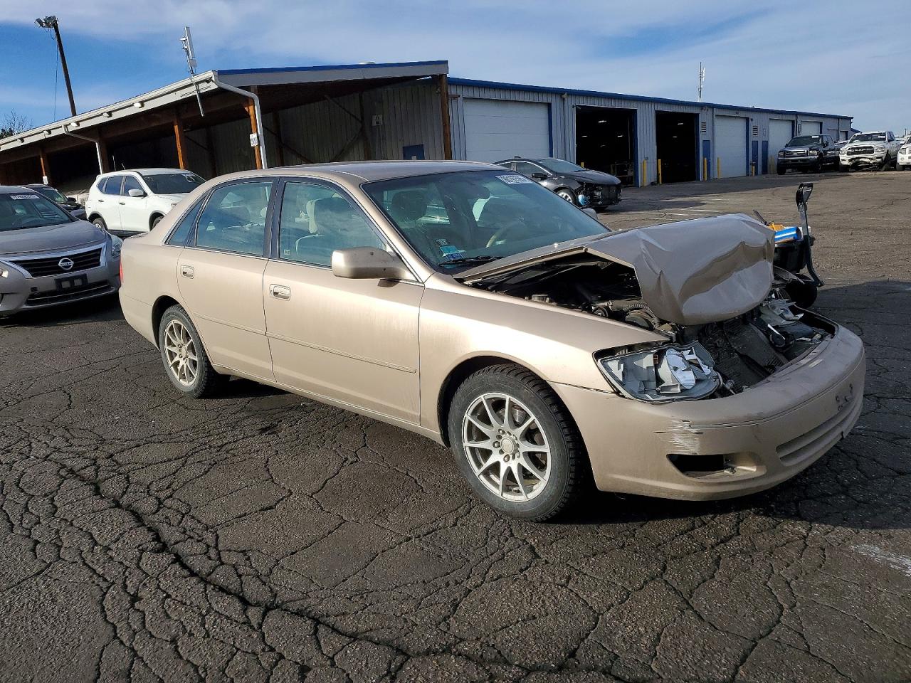 2001 TOYOTA AVALON XL photo 4