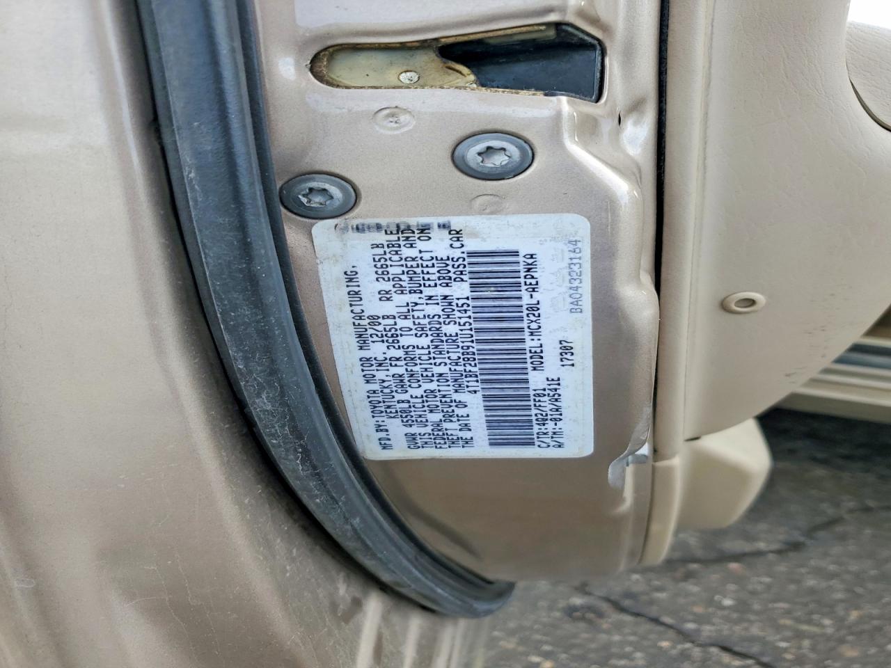2001 TOYOTA AVALON XL photo 12