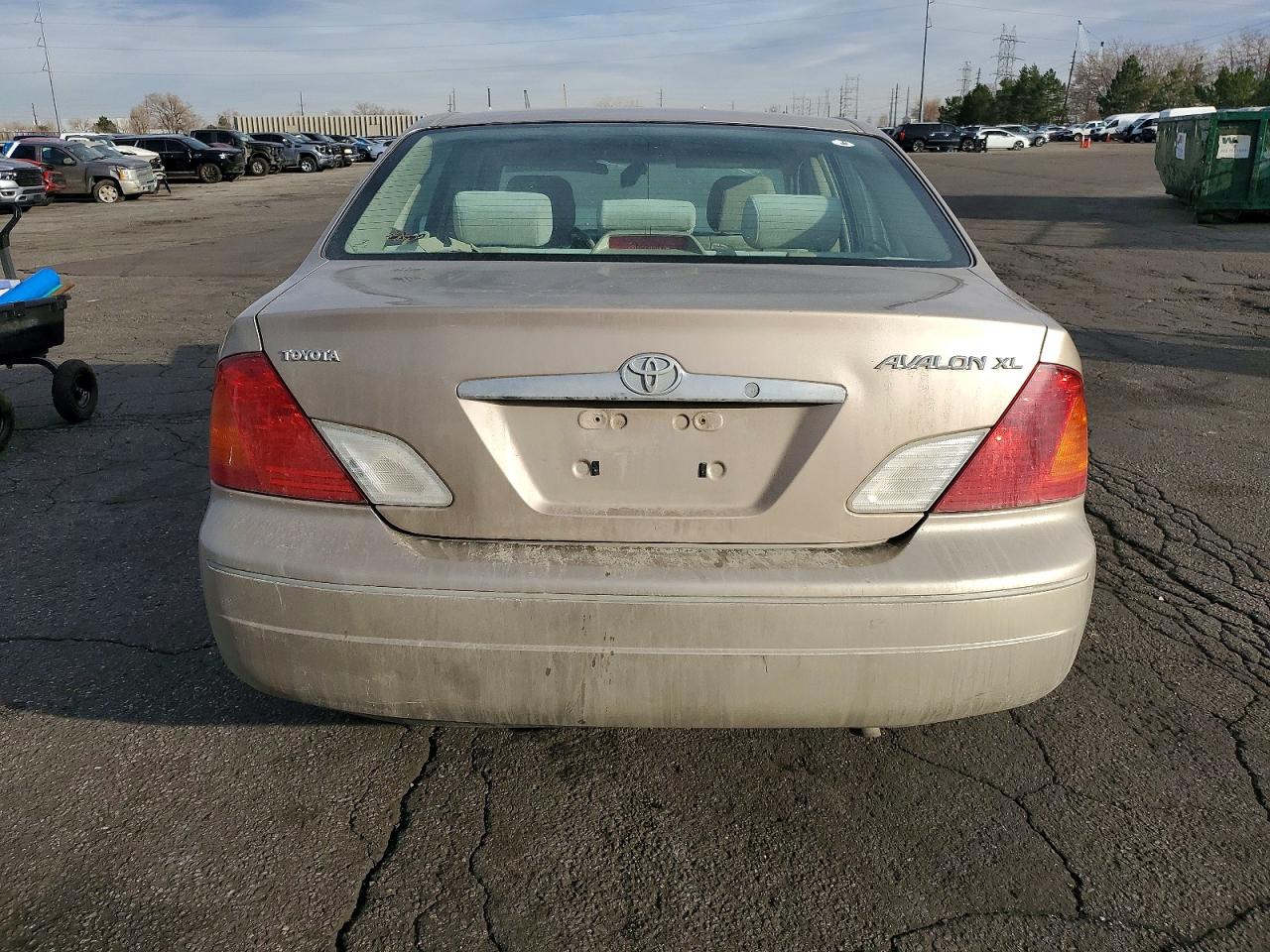 2001 TOYOTA AVALON XL photo 6