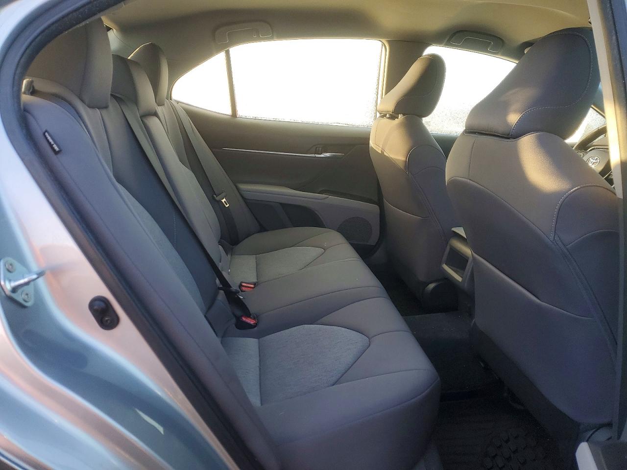 2022 TOYOTA CAMRY LE photo 10